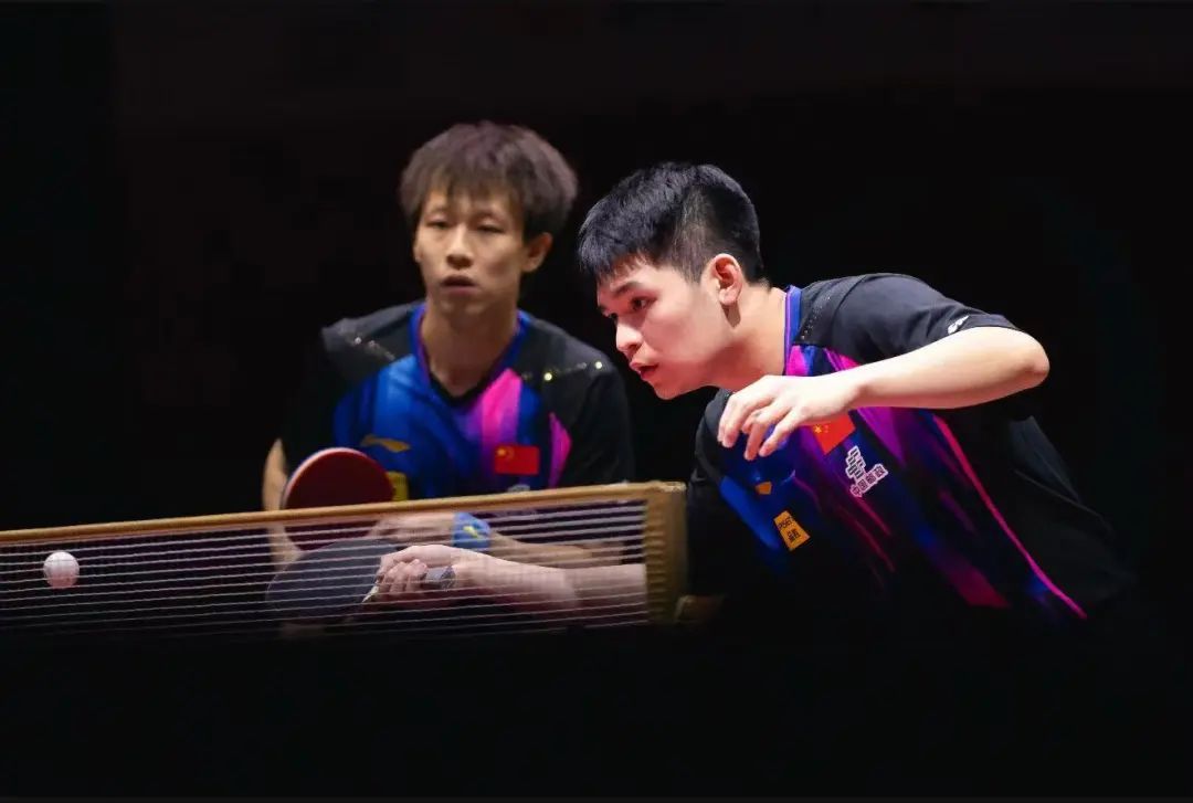 火力全开!林高远/林诗栋晋级世乒赛男双八强,一日三赛的林诗栋坦言非常疲惫 火力全开!林高远/林诗栋晋级世乒赛男双八强,一日三赛的林诗栋坦言非常疲惫