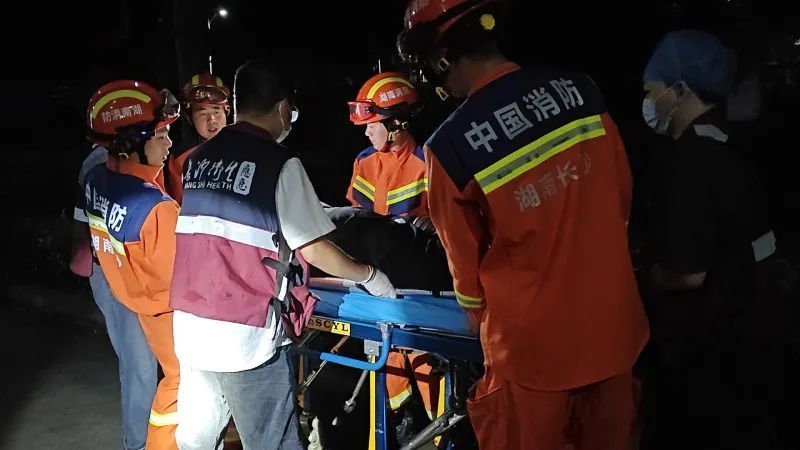 事发长沙！隔着屏幕都觉得疼！