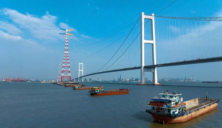 264.5米刷新纪录！国内水上最高输电铁塔投产送电