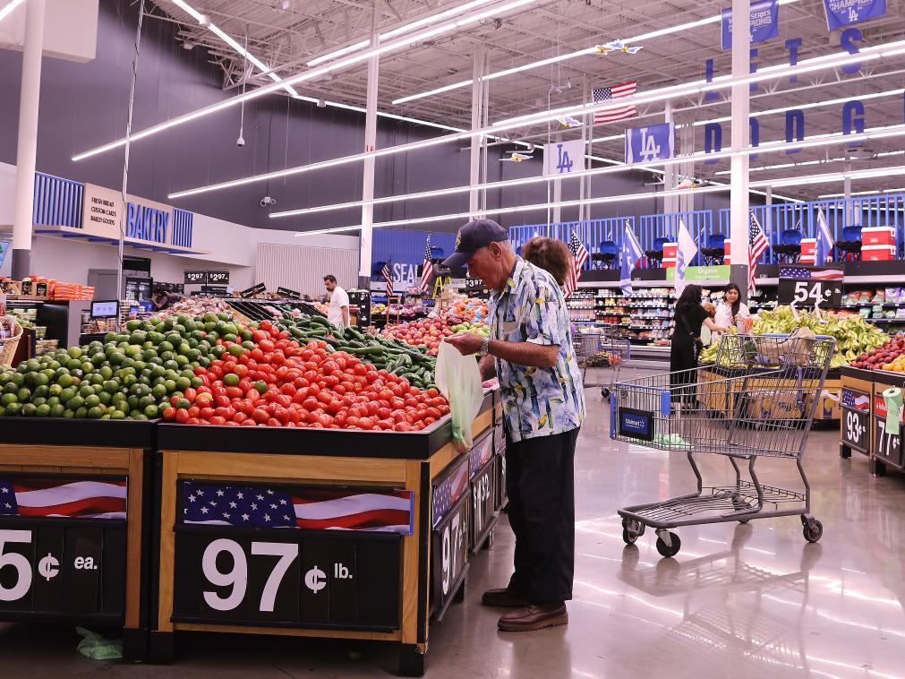 美国商场货架一线观察：关税冲击下的民众“物价焦虑”