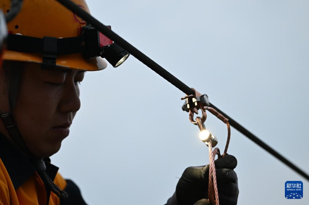 津霸铁路开展接触网集中修工作