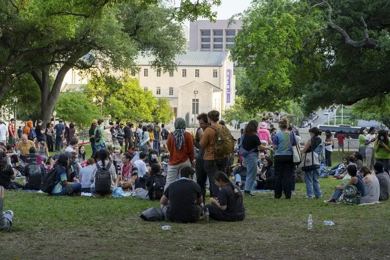 特朗普政府对哈佛大学下狠手 特朗普政府对哈佛大学下狠手