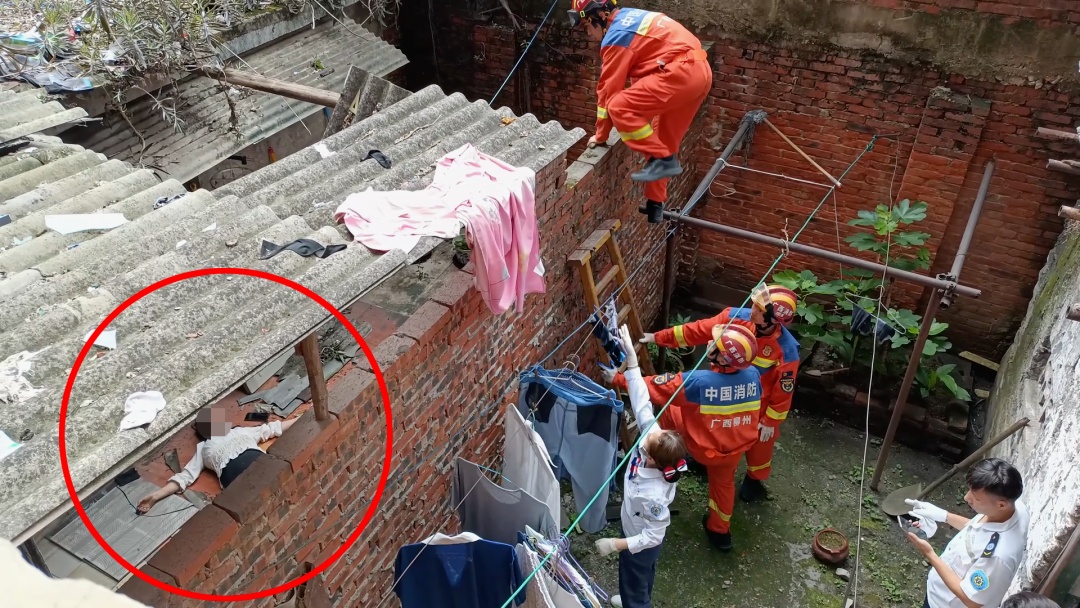 柳州女子3楼阳台晾晒衣物，不慎坠楼！
