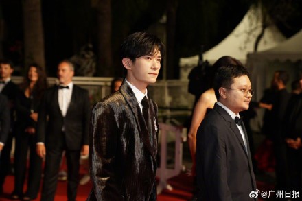 《狂野时代》戛纳首映收获热烈掌声,易烊千玺一人分饰五角 《狂野时代》戛纳首映收获热烈掌声,易烊千玺一人分饰五角