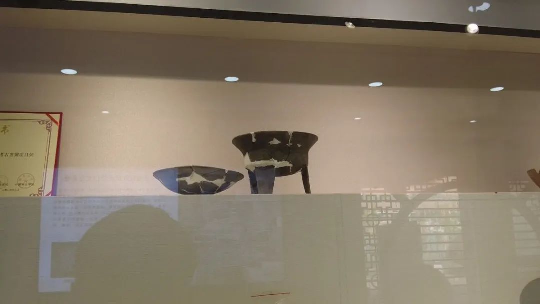 河南小镇挖出5000年前大墓 记者实探“国宝”修复现场