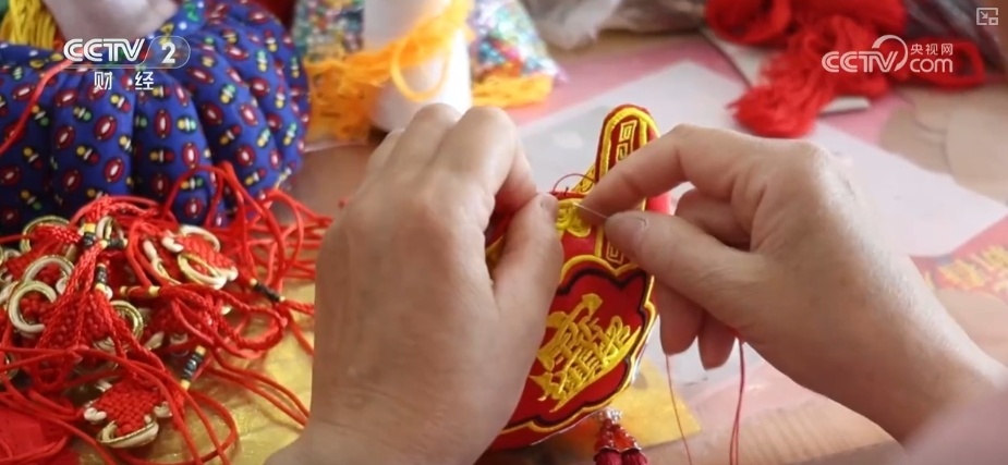 国潮风劲吹赋能“端午经济” 传统民俗激活消费新引擎 国潮风劲吹赋能“端午经济” 传统民俗激活消费新引擎