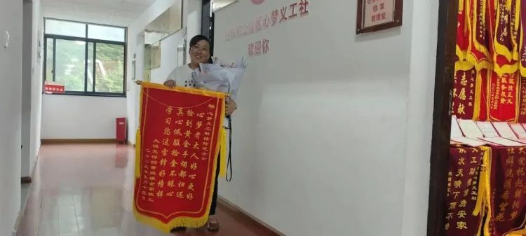 青菜里惊现4万块钱的金手镯！什么情况？