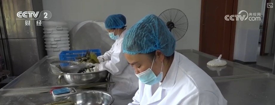 国潮风劲吹赋能“端午经济” 传统民俗激活消费新引擎 国潮风劲吹赋能“端午经济” 传统民俗激活消费新引擎