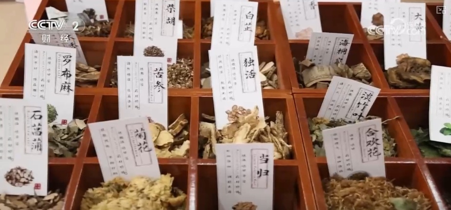 国潮风劲吹赋能“端午经济” 传统民俗激活消费新引擎 国潮风劲吹赋能“端午经济” 传统民俗激活消费新引擎