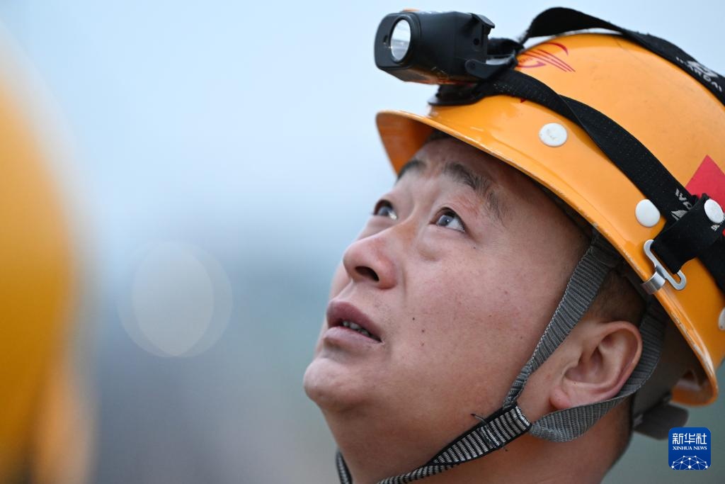 津霸铁路开展接触网集中修工作