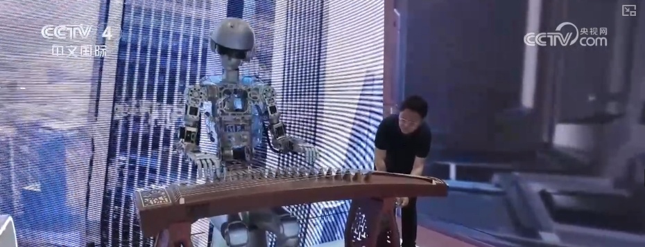 “AI终端展+文博会”双展联动双向赋能 开辟文化“出海”新路径 “AI终端展+文博会”双展联动双向赋能 开辟文化“出海”新路径