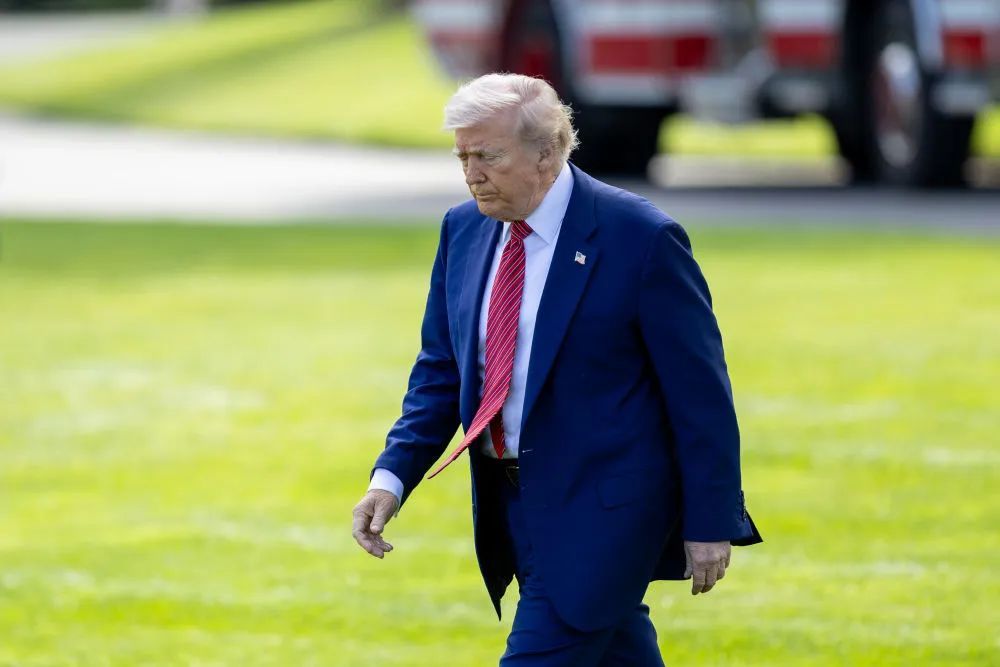 白宫国安委大裁员“降级”,场面混乱,有人当场哭泣 白宫国安委大裁员“降级”,场面混乱,有人当场哭泣