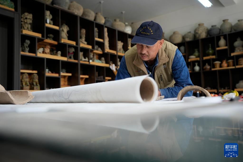 文化中国行·守宝人丨“追”长城的人