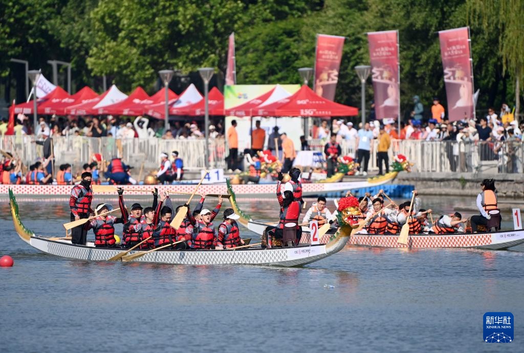 天津:龙舟大赛迎端午 天津:龙舟大赛迎端午