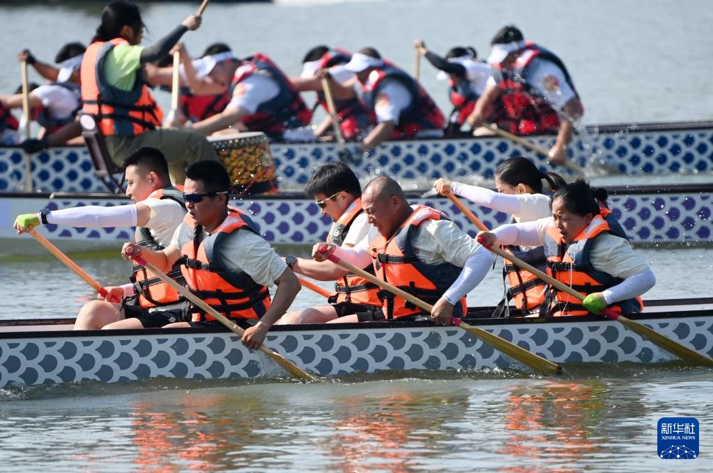 天津:龙舟大赛迎端午 天津:龙舟大赛迎端午