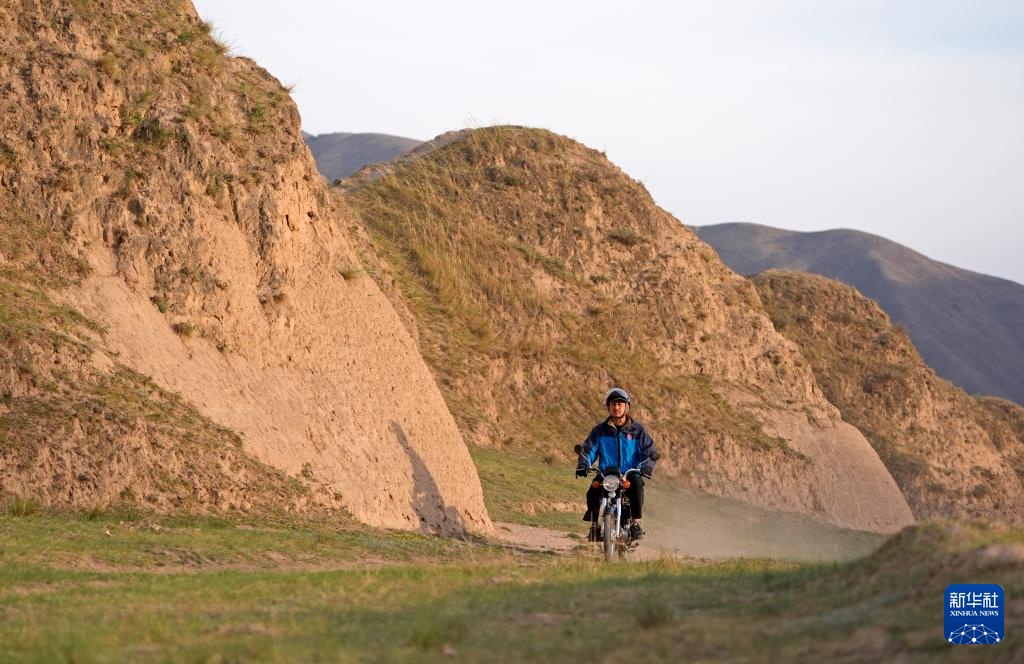 文化中国行·守宝人丨“追”长城的人