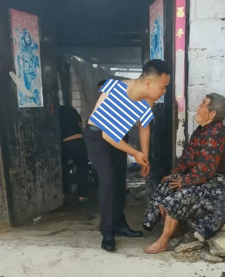 婚礼当天,新郎和伴郎把礼服脱掉,背后原因竟是…… 婚礼当天,新郎和伴郎把礼服脱掉,背后原因竟是……