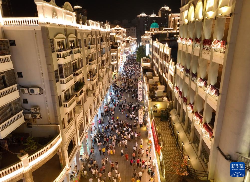 新华全媒+丨广西:“夜经济”激活新“夜”态 新华全媒+丨广西:“夜经济”激活新“夜”态