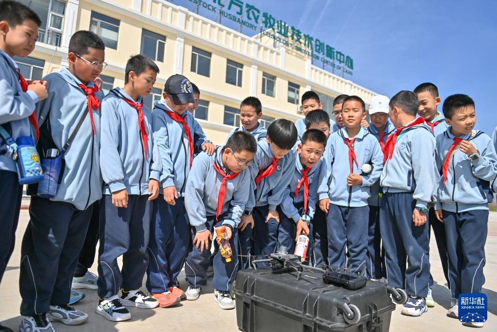 呼和浩特:多彩活动助力草原科普 呼和浩特:多彩活动助力草原科普