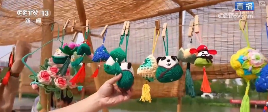 迎端午，氛围感拉满！“织”粽子“编”艾叶 文化传承活在当下、留在生活里