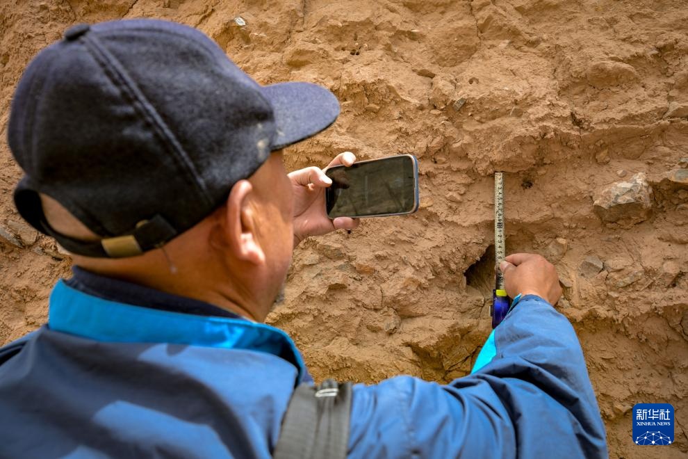 文化中国行·守宝人丨“追”长城的人