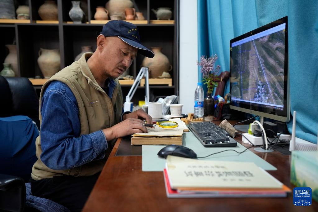 文化中国行·守宝人丨“追”长城的人