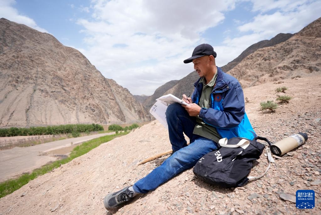 文化中国行·守宝人丨“追”长城的人