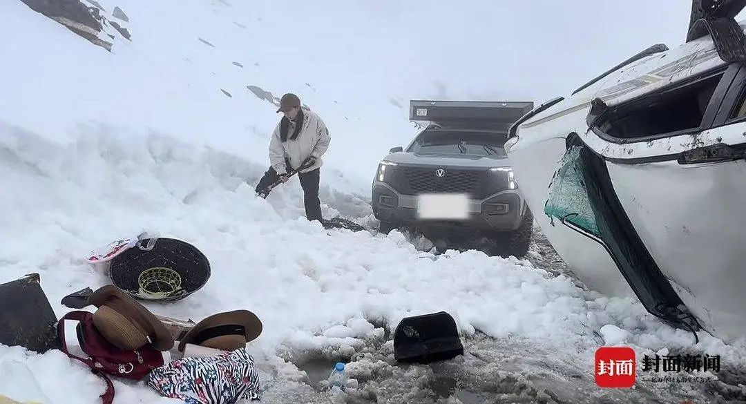 女子车祸现场铲雪1小时，救出4人！呼吁勿盲目跟风小众美景