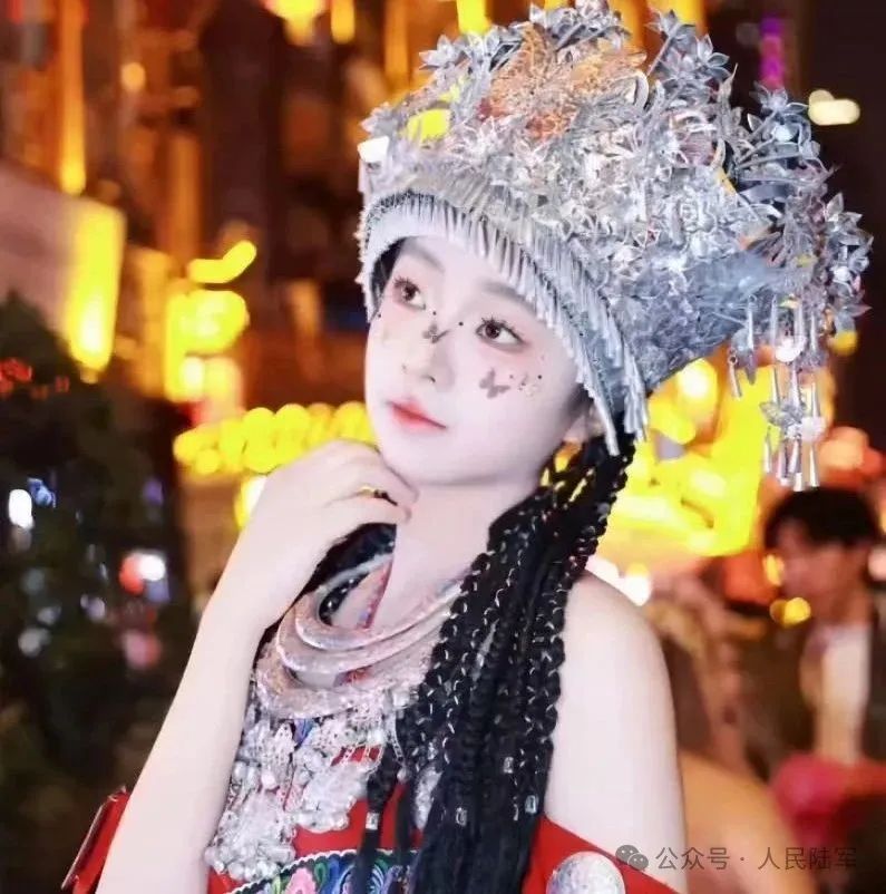 女兵入伍前vs入伍后,这组对比照太飒了! 女兵入伍前vs入伍后,这组对比照太飒了!