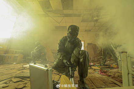 屏住呼吸！直击防化分队演练现场