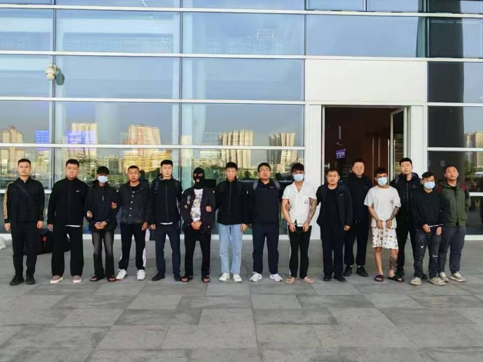 网警重拳出击!摧毁一网络水军团伙,15人落网 网警重拳出击!摧毁一网络水军团伙,15人落网