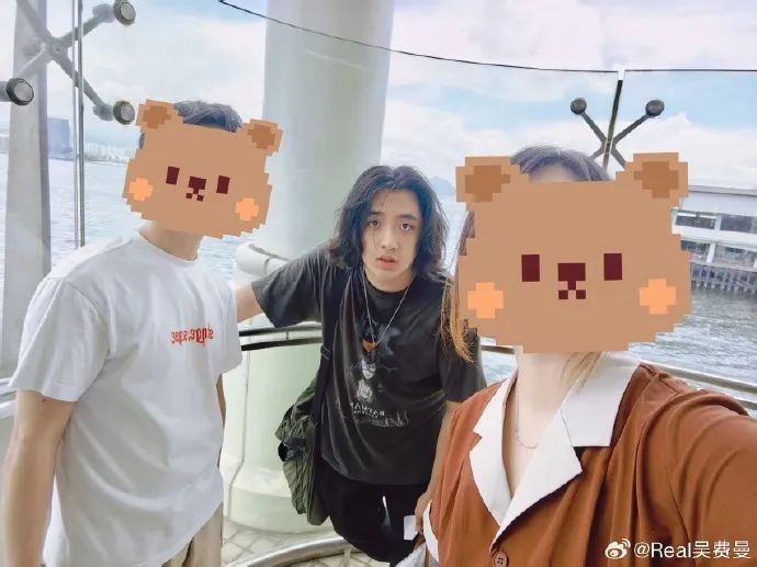 吴镇宇16岁儿子吴费曼因变化太大登上热搜