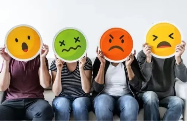 年轻人花钱买快乐，买到了“爱因斯坦的脑子”，究竟还买到了什么？