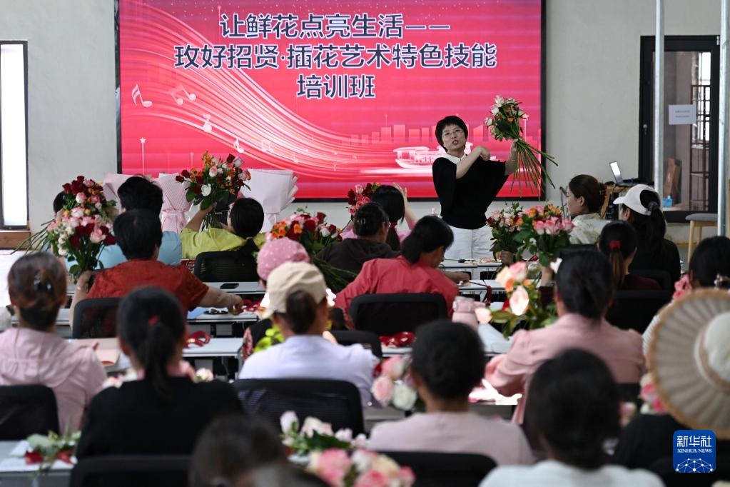 山东莒县:发展鲜切花产业 点亮“美丽经济” 山东莒县:发展鲜切花产业 点亮“美丽经济”