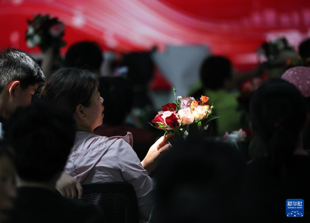 山东莒县:发展鲜切花产业 点亮“美丽经济” 山东莒县:发展鲜切花产业 点亮“美丽经济”