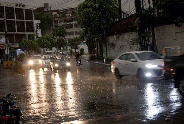 恶劣天气袭击巴基斯坦 造成至少19人死亡 恶劣天气袭击巴基斯坦 造成至少19人死亡