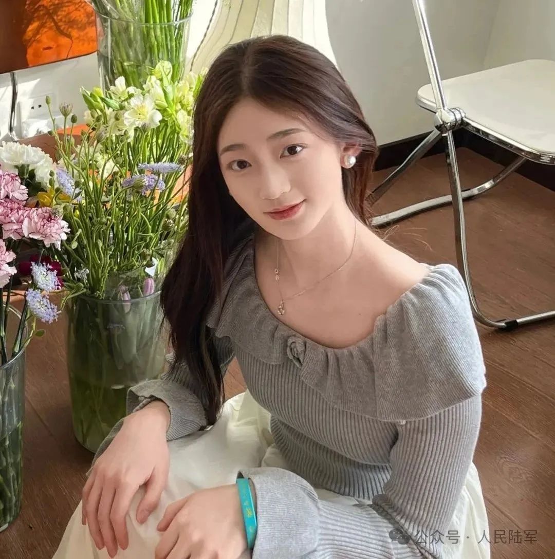 女兵入伍前vs入伍后,这组对比照太飒了! 女兵入伍前vs入伍后,这组对比照太飒了!