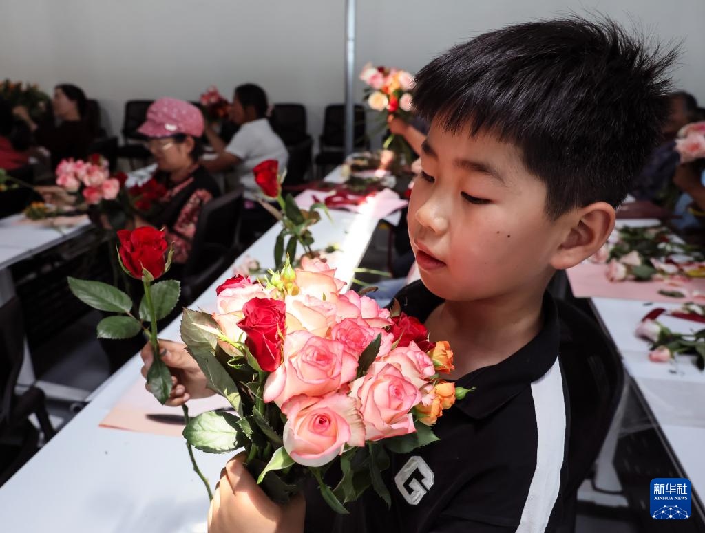 山东莒县:发展鲜切花产业 点亮“美丽经济” 山东莒县:发展鲜切花产业 点亮“美丽经济”