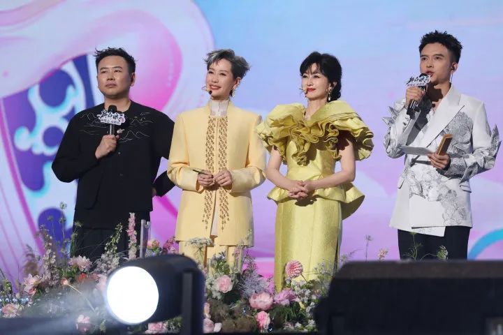 演员叶童突然宣布:将划上句号! 演员叶童突然宣布:将划上句号!