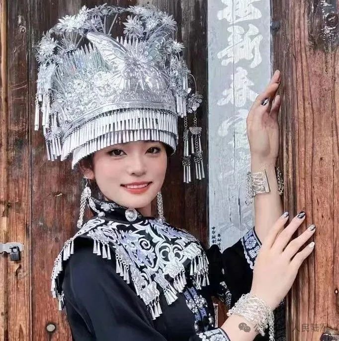 女兵入伍前vs入伍后,这组对比照太飒了! 女兵入伍前vs入伍后,这组对比照太飒了!