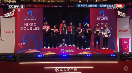 转存这一刻！王楚钦孙颖莎站上最高领奖台