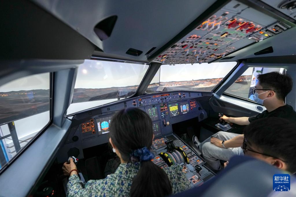 第三届民航科教创新成果展在北京开幕 第三届民航科教创新成果展在北京开幕