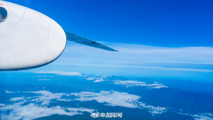 战机遇上落日氛围感拉满 战机遇上落日氛围感拉满