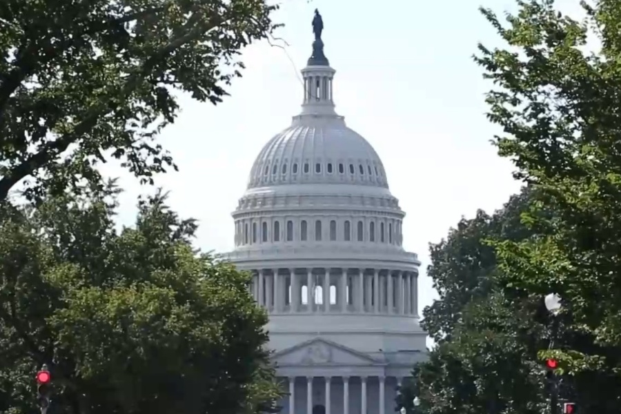 涉华事务人员全被解雇？特朗普下令白宫大裁员