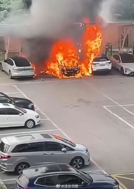 苏州一充电站多车起火 蔚来紧急回应 苏州一充电站多车起火 蔚来紧急回应