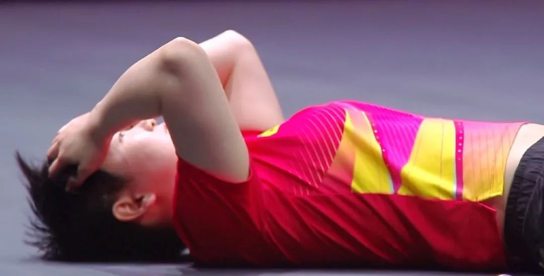 孙颖莎夺冠!赛后激动落泪 孙颖莎夺冠!赛后激动落泪