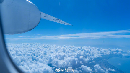 战机遇上落日氛围感拉满 战机遇上落日氛围感拉满