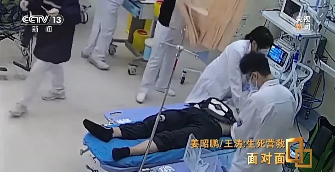 同学突发心肌梗死，他紧急救人......细节上热搜！