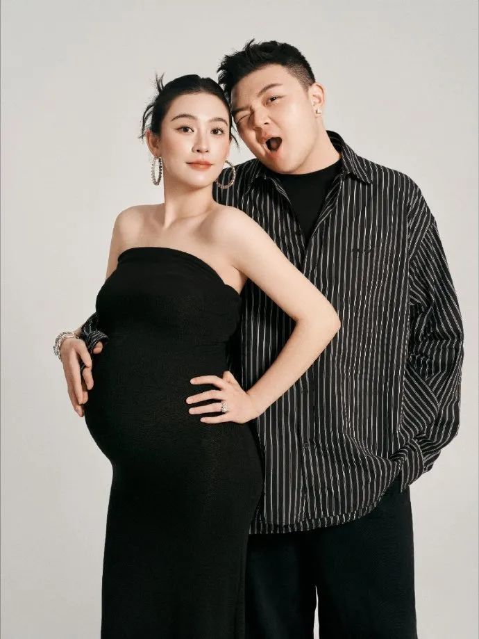 《中国有嘻哈》季军艾福杰尼官宣当爸,公布女儿体重3140克:我的小酷宝欢迎来到地球 《中国有嘻哈》季军艾福杰尼官宣当爸,公布女儿体重3140克:我的小酷宝欢迎来到地球