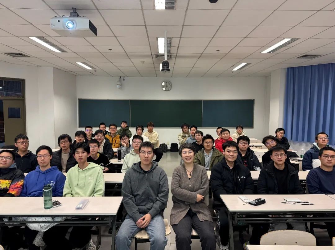 这位清华老师把文理跨界“玩明白了”